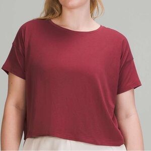 Lululemon Cates Tee Mulled Wine Size 6 NWT